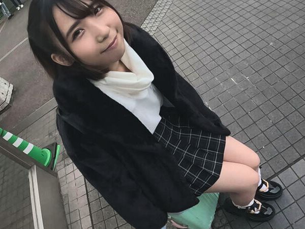 制服美少女とのハメハメセックス♥️パイパンマンコを後ろからガン突きする征服感は最高過ぎて、すぐにイッチャウ♥️