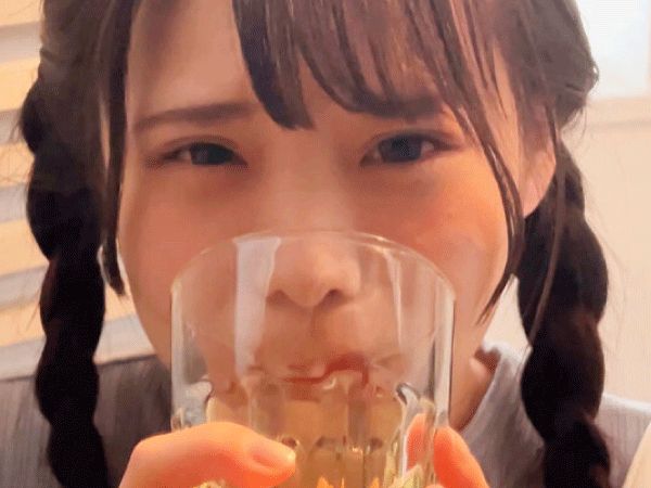 「あふれちゃう…もっとちょうだい…」美少女がお漏らししながらイキまくり！鬼畜なデカチンにハマってドM覚醒！